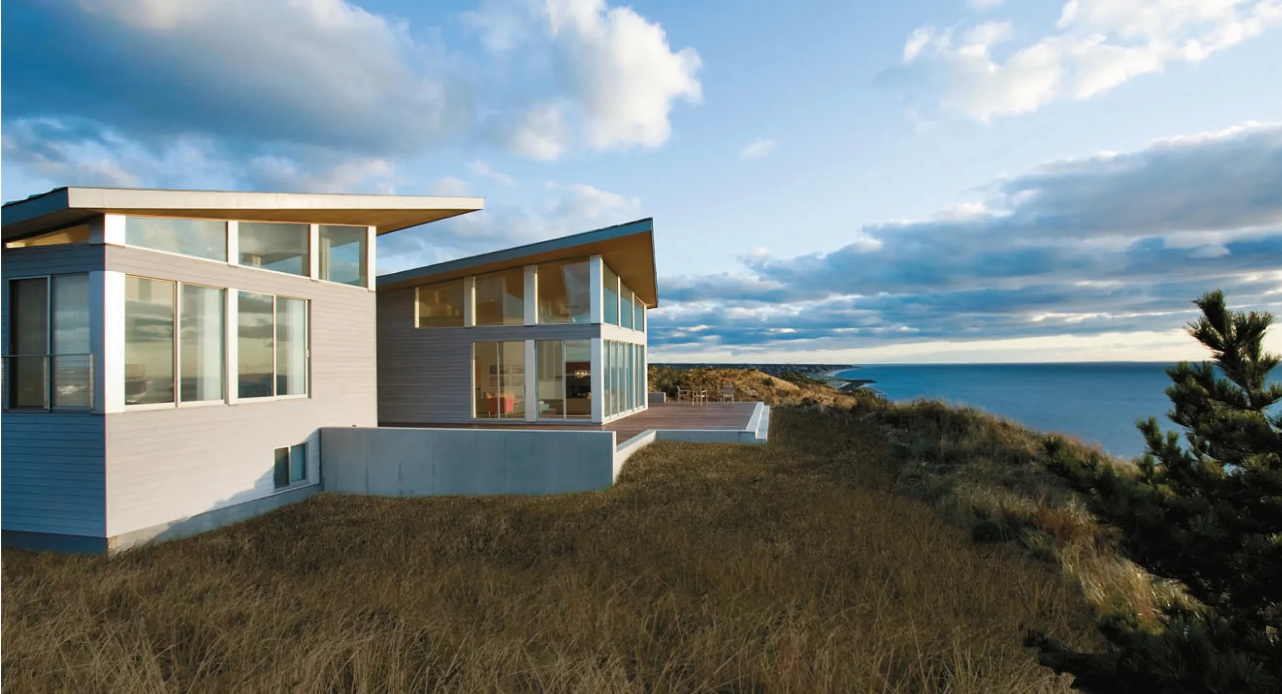 Oceanic Architecture: Coastal Homes and Design Elements